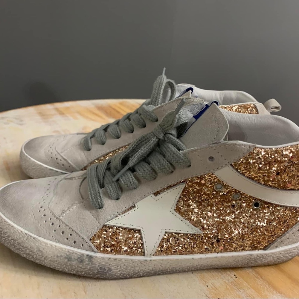sneakers paid 250